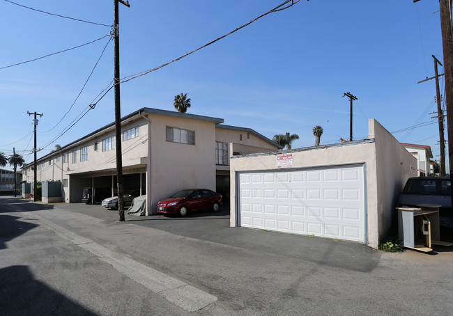 12015 Lamanda St in Los Angeles, CA - Foto de edificio - Building Photo