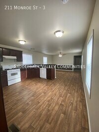 211 Monroe St photo'