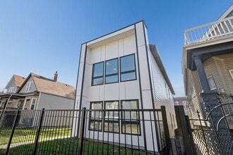 4839 W Huron St in Chicago, IL - Building Photo - Building Photo