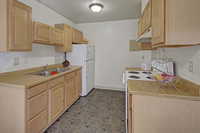 The Glen in Anchorage, AK - Building Photo - Building Photo