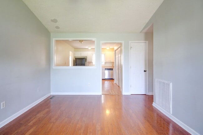 240 Waterford Dr in Oak Grove, KY - Building Photo - Building Photo