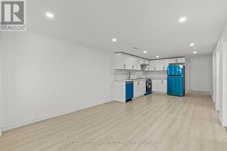 59 Rodman St in St Catharines, ON - Building Photo - Building Photo