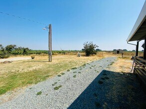 21616 Thornton Rd in Lodi, CA - Building Photo - Building Photo
