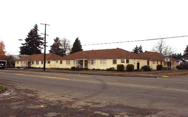 5027-5043 SE Woodstock Blvd in Portland, OR - Building Photo - Building Photo