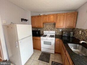 2509 E Monmouth St in Philadelphia, PA - Building Photo - Building Photo