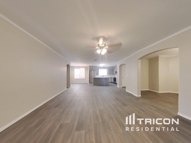 44305 W McClelland Dr in Maricopa, AZ - Building Photo - Building Photo