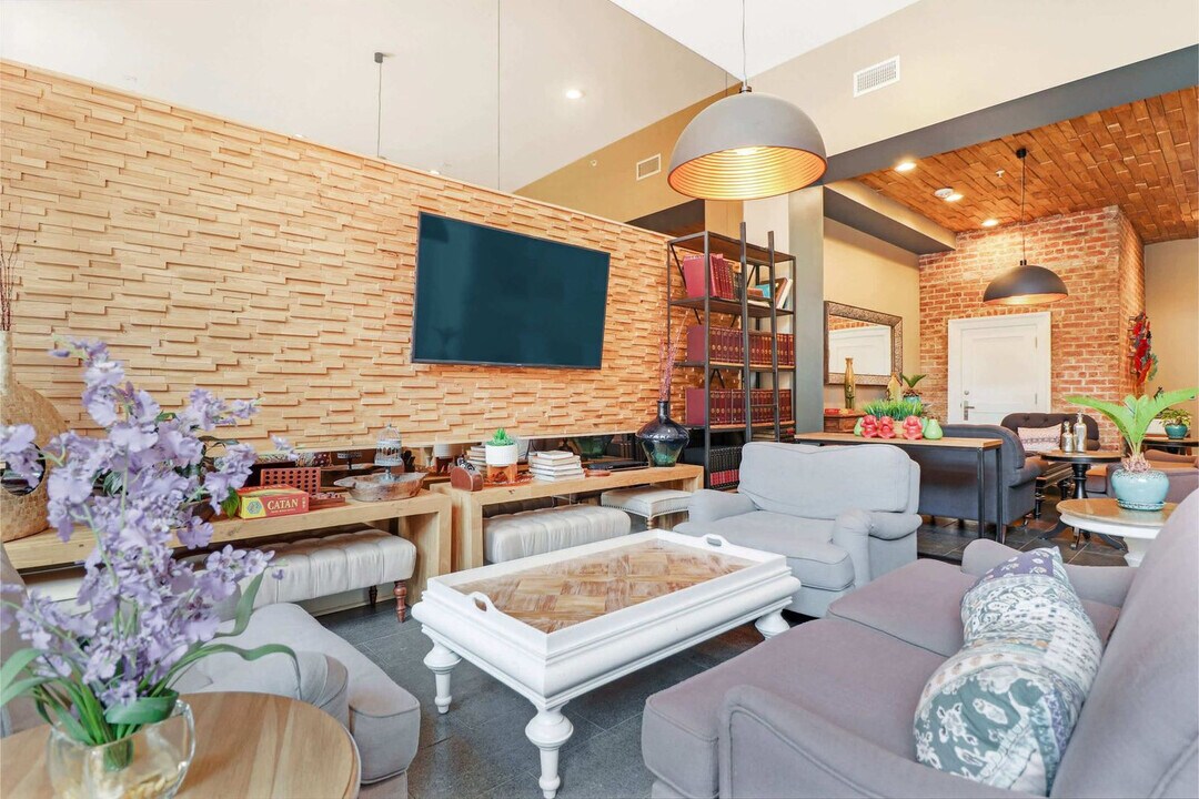 822 Perdido St in New Orleans, LA - Building Photo