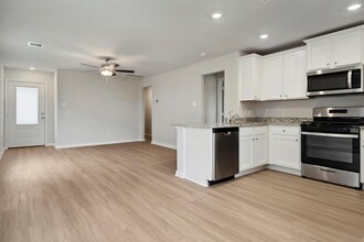 16441 Blossom Grv Dr in Conroe, TX - Building Photo - Building Photo