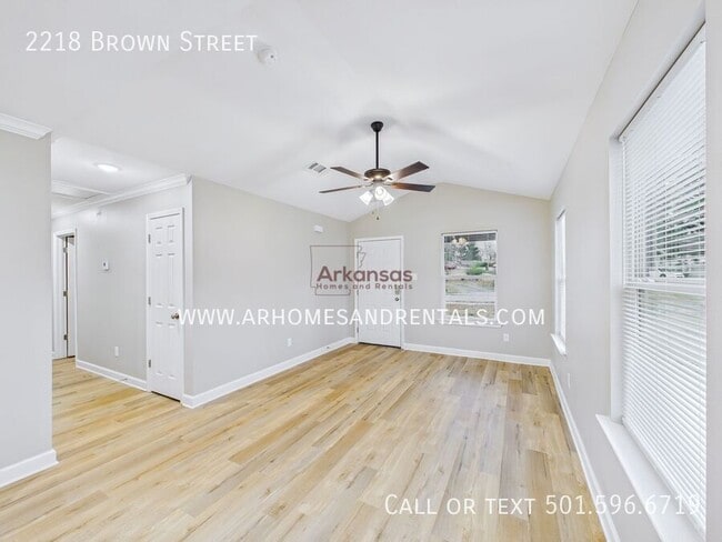 2218 Brown St in Little Rock, AR - Building Photo - Building Photo