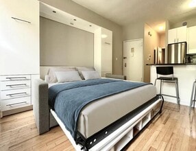 East 87th Street in New York, NY - Building Photo - Building Photo