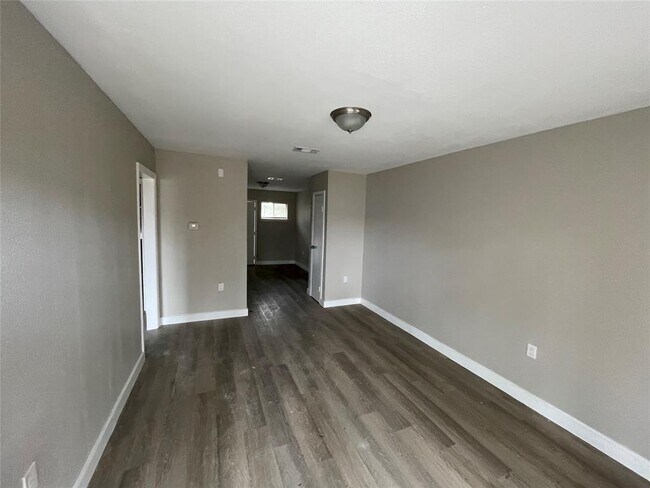 7812 Glass St photo'