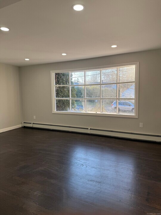 19 Mill St in Wethersfield, CT - Building Photo