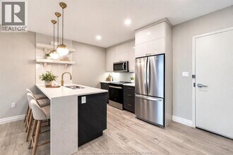 531 Pelissier St in Windsor, ON - Foto de edificio - Building Photo