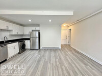 732 W Roscoe St, Unit GS in Chicago, IL - Building Photo - Building Photo