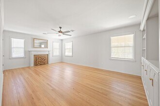 6529 Avondale Dr in Nichols Hills, OK - Building Photo - Building Photo