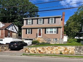 469 Appleton St in Arlington, MA - Building Photo - Building Photo