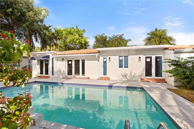 property at 5614 San Vicente St