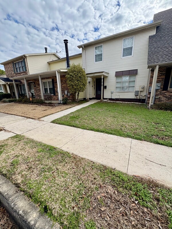 317 Chateau Dr SW in Huntsville, AL - Foto de edificio - Building Photo