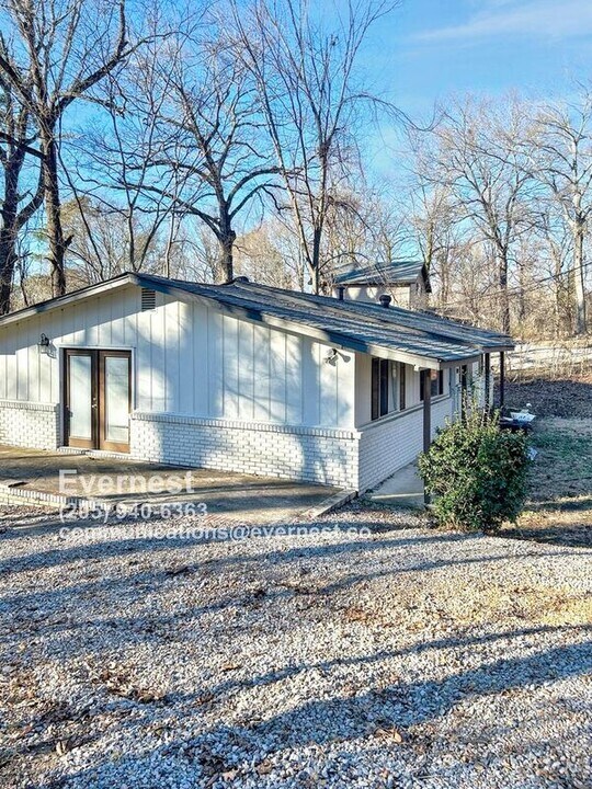 217 Hilltop Rd in Adamsville, AL - Building Photo