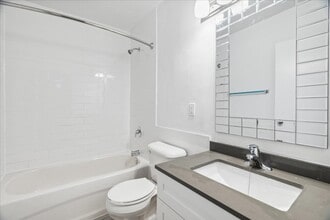 435 Grey Street in London, ON - Building Photo - Interior Photo