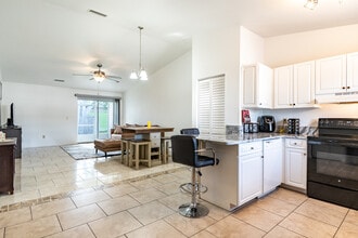 Mariner Village Apartments in Pinellas Park, FL - Foto de edificio - Interior Photo