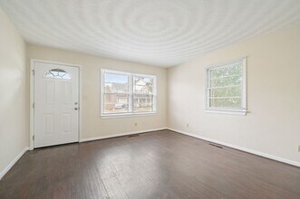 721 Mayfield Ave in Norfolk, VA - Building Photo - Building Photo