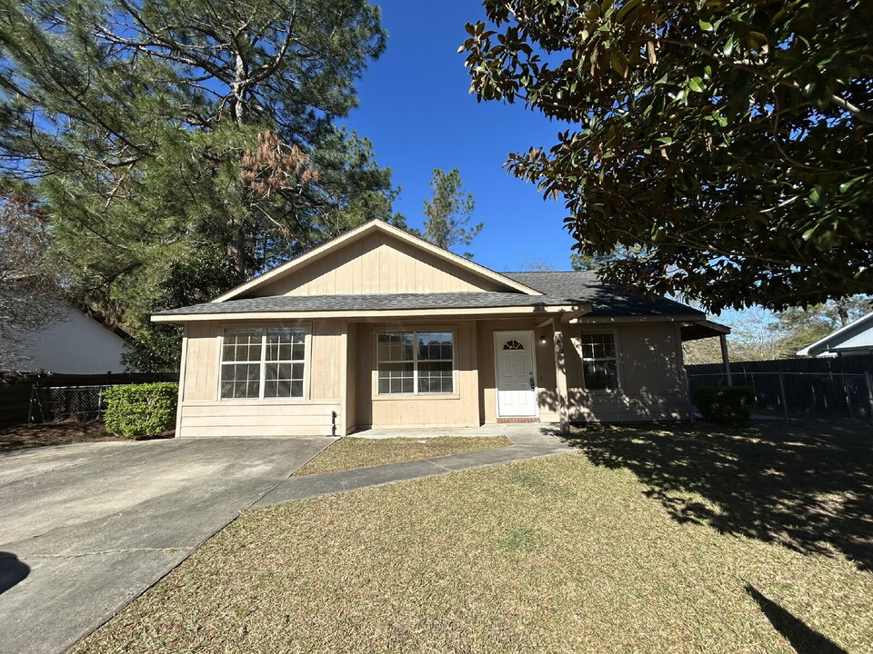 612 Hampton St in Hinesville, GA - Foto de edificio