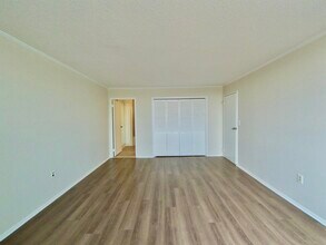 1009 Harmon Cove Tower in Secaucus, NJ - Building Photo - Building Photo