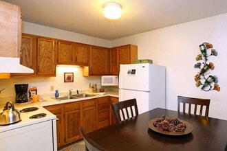 Town & Country Apartments in Urbana, IL - Foto de edificio - Building Photo