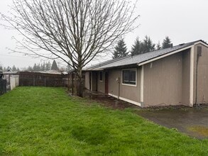 2 Burdick Pl in Longview, WA - Foto de edificio - Building Photo