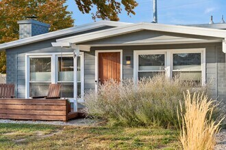 1346 Phillips Ln in Taylorsville, UT - Building Photo - Building Photo