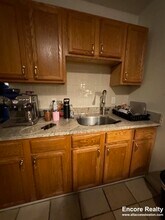 121 Brook St in Brookline, MA - Foto de edificio - Building Photo