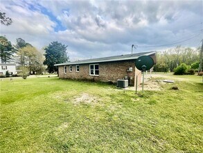 1374 McLean Chapel Church Rd in Bunnlevel, NC - Building Photo - Building Photo