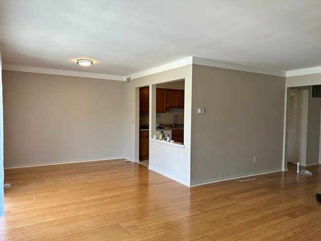 property at 480 Fox Hills Dr S