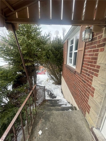 149 Parkwood Rd in Verona, PA - Foto de edificio - Building Photo