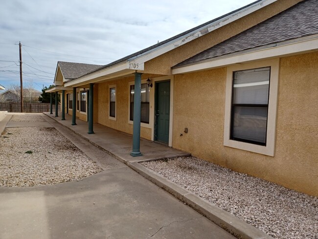 1705 M.L.K. Jr Blvd in Clovis, NM - Building Photo - Building Photo