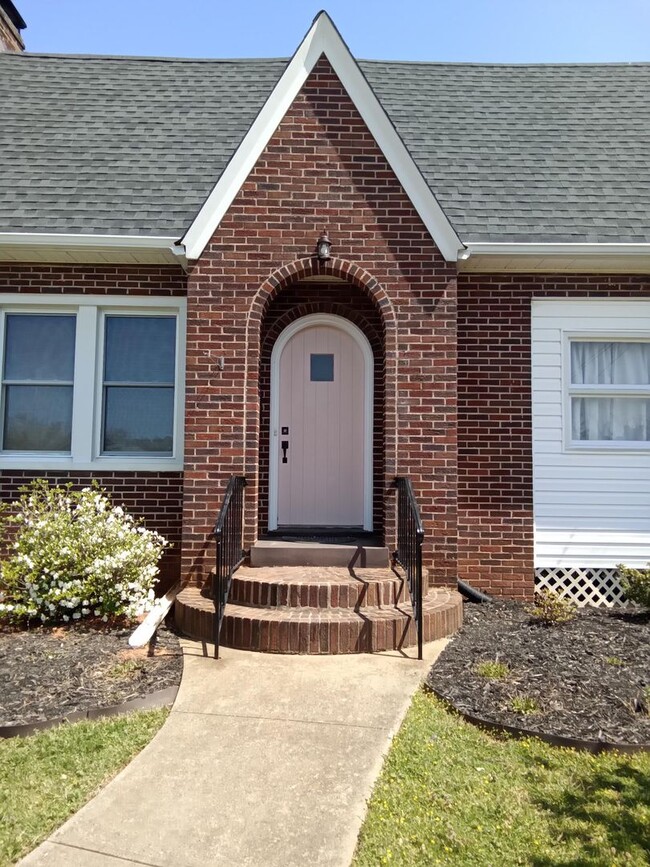 1338 Englewood St in Lynchburg, VA - Building Photo - Building Photo