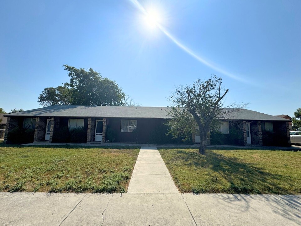 2211 Cascade Dr in Killeen, TX - Building Photo