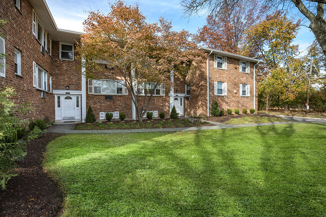 Garrett Village in Clifton, NJ - Building Photo - Building Photo