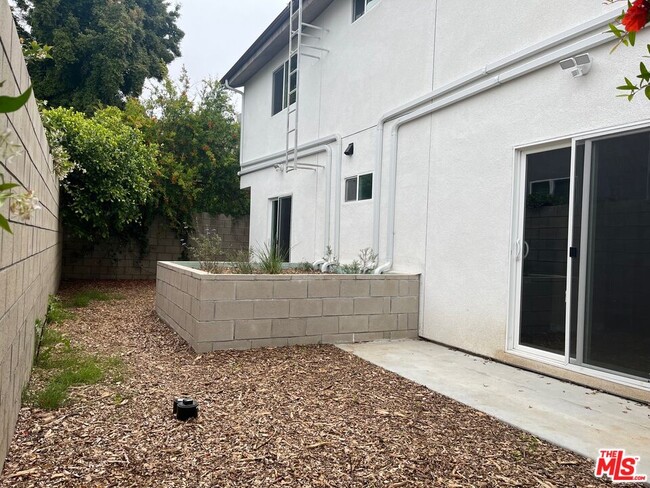 5311 Virginia Ave in Los Angeles, CA - Building Photo - Building Photo