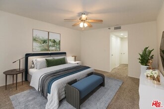 410 S Barrington Ave in Los Angeles, CA - Building Photo - Building Photo