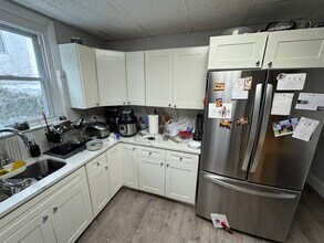 11 Burnham St, Unit 1 in Somerville, MA - Building Photo - Building Photo