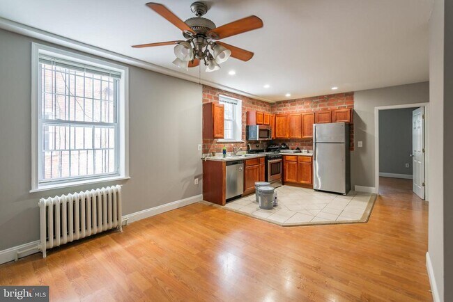 2123 Spring Garden St in Philadelphia, PA - Building Photo - Building Photo