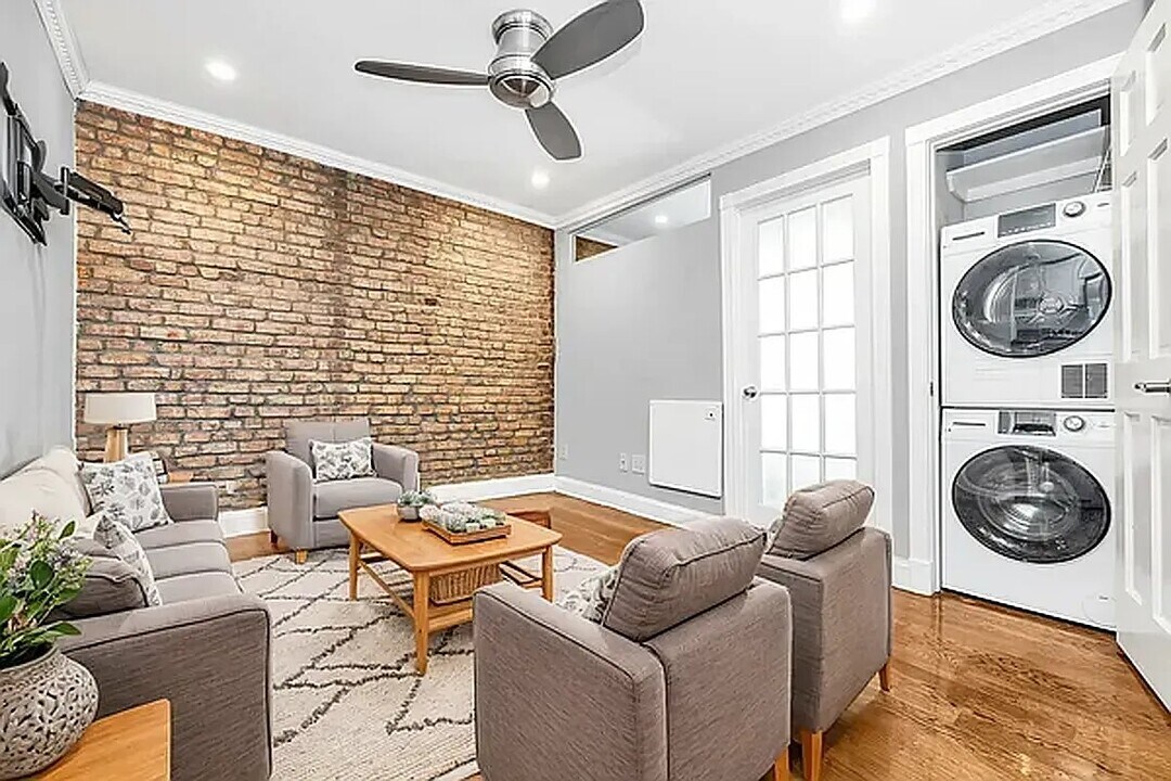 219 E 23rd St in New York, NY - Building Photo