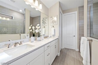 1973 Yellowfin Cir in Naples, FL - Building Photo - Building Photo