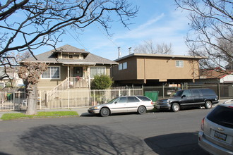 Fremont Manor in Stockton, CA - Foto de edificio - Building Photo