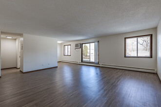 Eldridge Apartments in North St. Paul, MN - Foto de edificio - Interior Photo