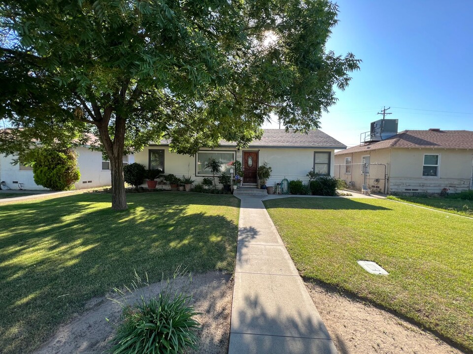 115 Cypress St in Bakersfield, CA - Building Photo