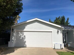 3342 Calico Ct in Sacramento, CA - Foto de edificio - Building Photo