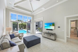 425 Harbour Dr in Naples, FL - Building Photo - Building Photo